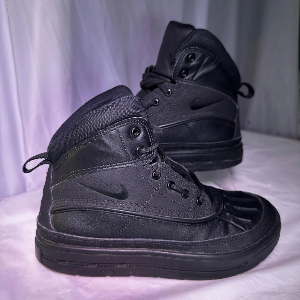 Nike Men's Black Leather Sneakers